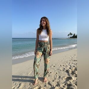 Caligirl Tropical Green Floral Wide-Leg Pull-On Pants, NWT, one size